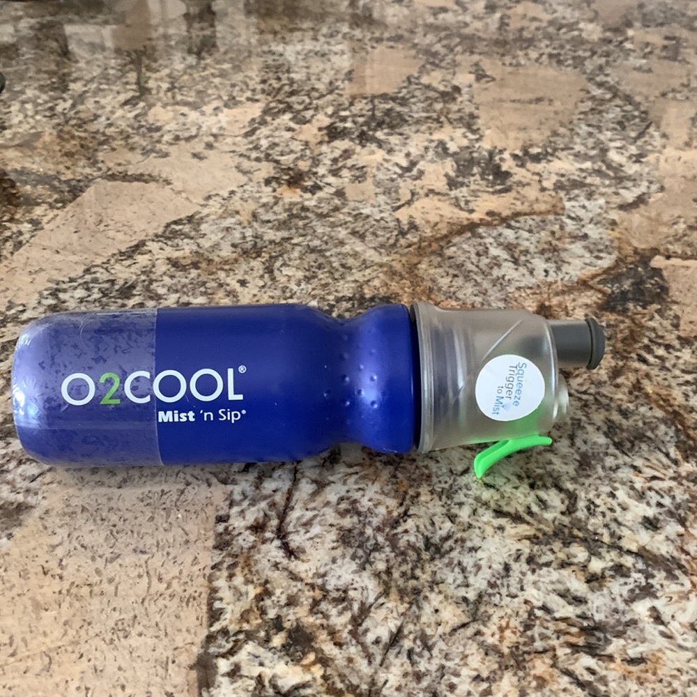 Water bottle - Picture 2 of 8